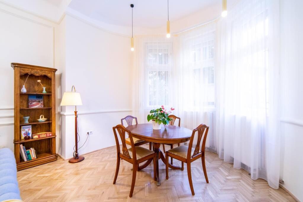 Apartment Kastely *