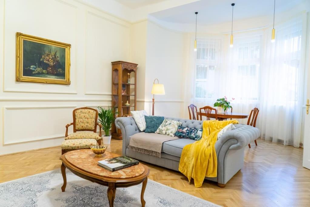 Apartment Kastely